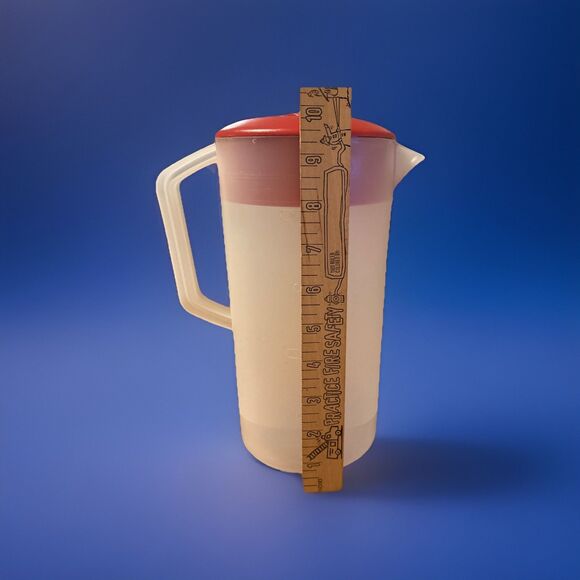 Rubbermaid Clear Pitcher 2 Quart 1.89 Liter Red Lid Easy Pouring Dishwasher Safe - Picture 4 of 4